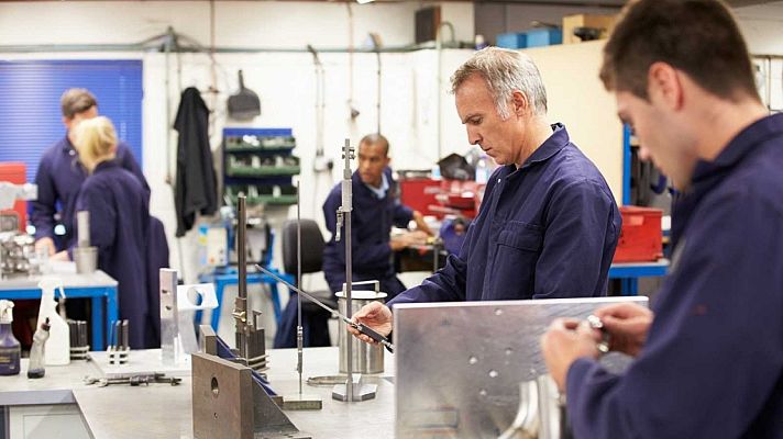 Telediario 1 - El plan de Formación Profesional invertirá 1.500 millones de euros con el fin de modernizar el sistema