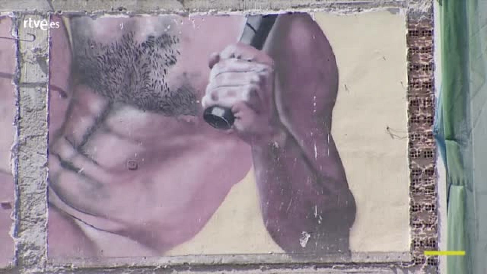 Un graffiti al descubierto tras un derribo en Pamplona