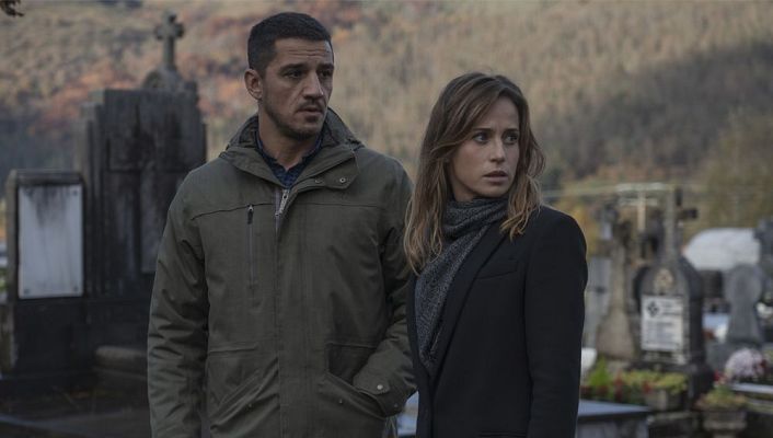 Telediario 1 - 'Ofrenda a la tormenta', la última entrega de la 'Trilogía del Baztán', se estrena en una plataforma digital