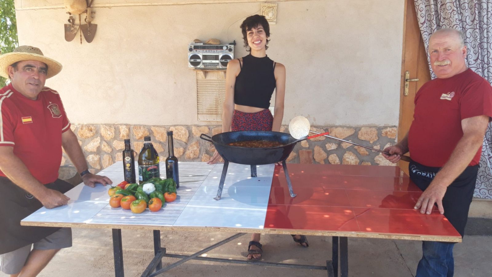 Aquí la Tierra - La receta del pisto manchego de la mano de unos agricultores muy salados