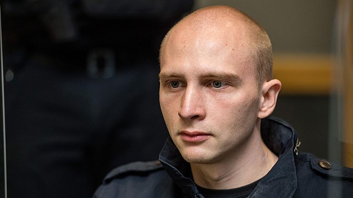 Telediario 1 - Alemania vigila las actividades de 32.000 ultraderechistas