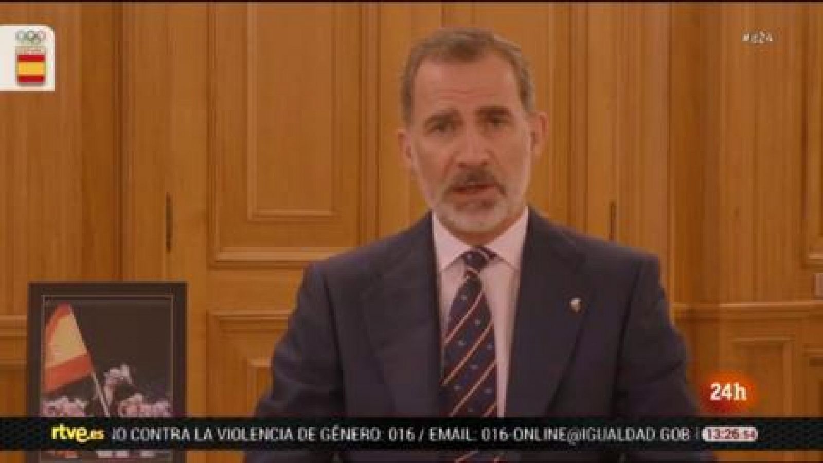 Rey destaca papel del abanderado, representante de la sociedad