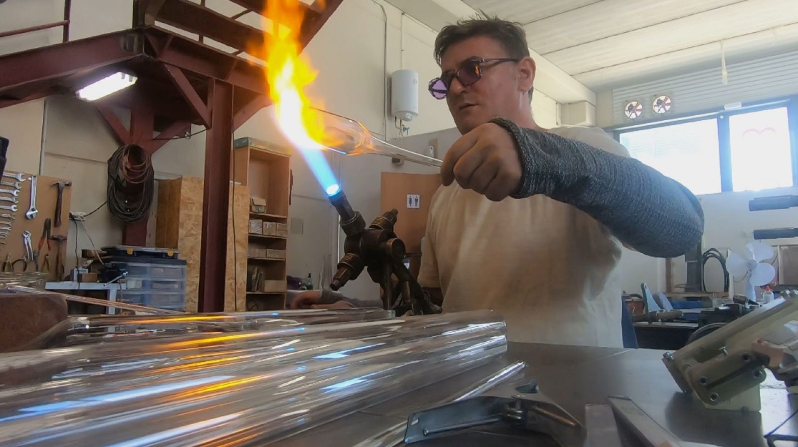 Aquí la Tierra - Conocemos la herencia viva de los sopladores de vidrio científicos