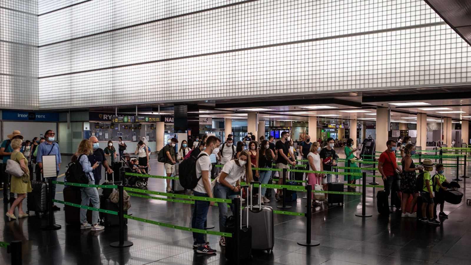 Coronavirua | Francia, Bélgica y Noruega imponen restricciones para viajar a España - RTVE.es