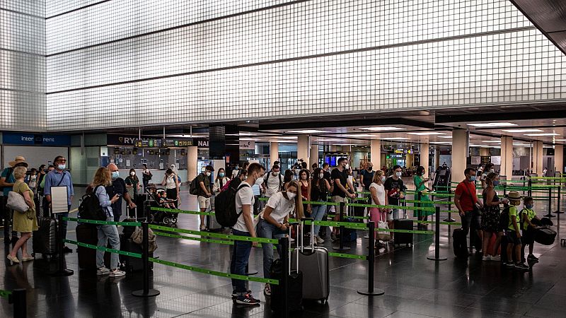 Francia, Bélgica y Noruega imponen restricciones para viajar a España