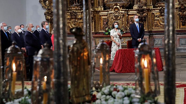 Telediario 1 - Los reyes presiden la ofrenda al apóstol Santiago, con la que cada 25 de julio Galicia celebra su día grande