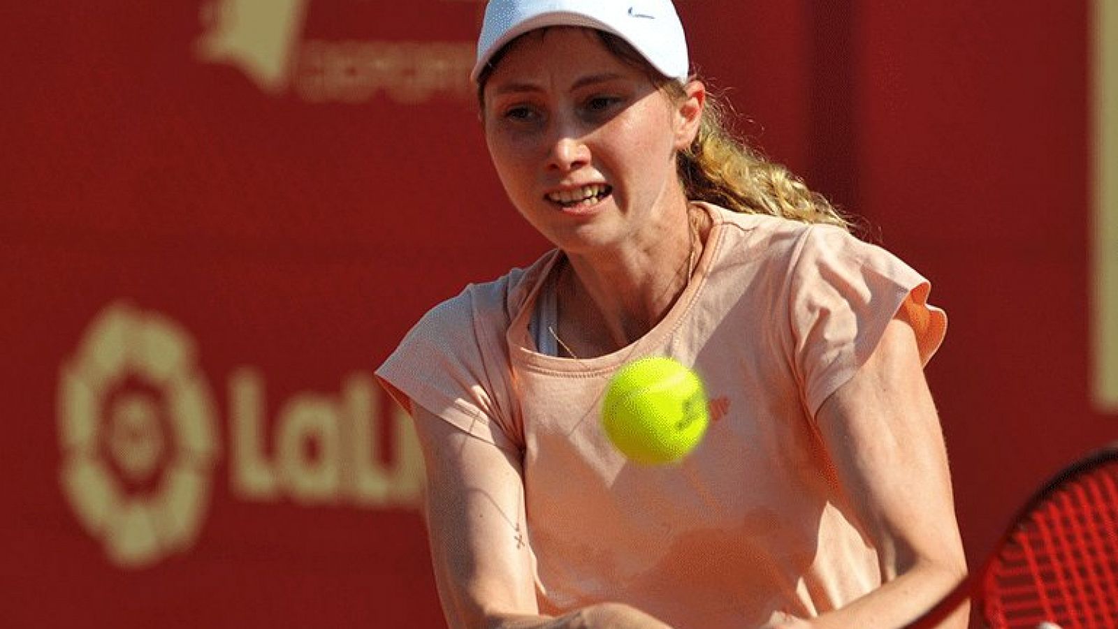 Vídeo: Cristina Bucsa bate en semifinales de la Liga MAPFRE a Eva Guerrero (7-6 (1), 4-6, 3-0)