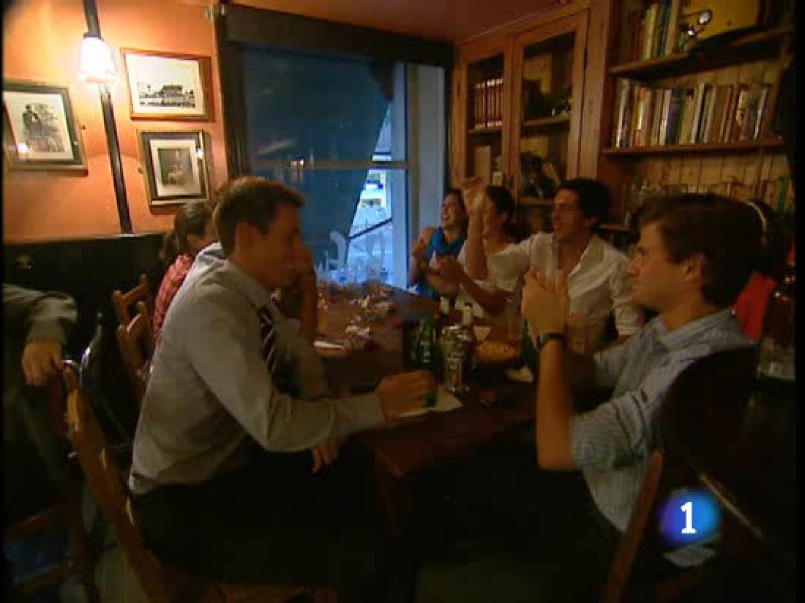 Más de 20.000 bares organizan cada semana en el Reino Unido partidas de "pub quiz" | Ver