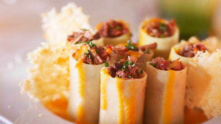 Receta italiana de canelones rellenos de boletus y trufa