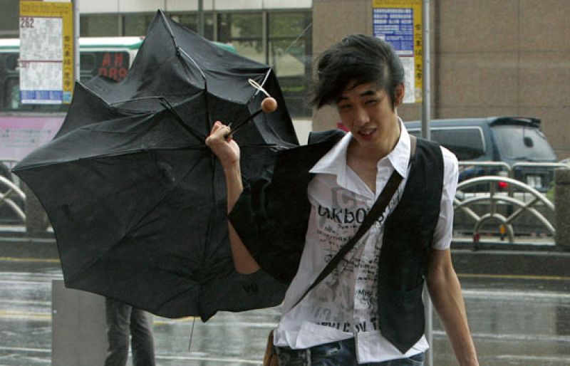 Más de 21.000 evacuados en China ante la llegada inminente del tifón 'Morakot'