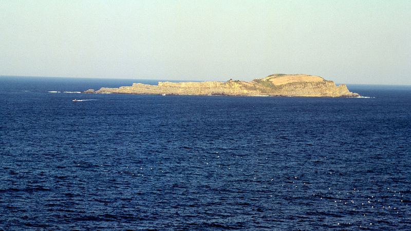 España Directo - ¡Visitamos la Isla de Ízaro desde la costa vasca con La Ventu!