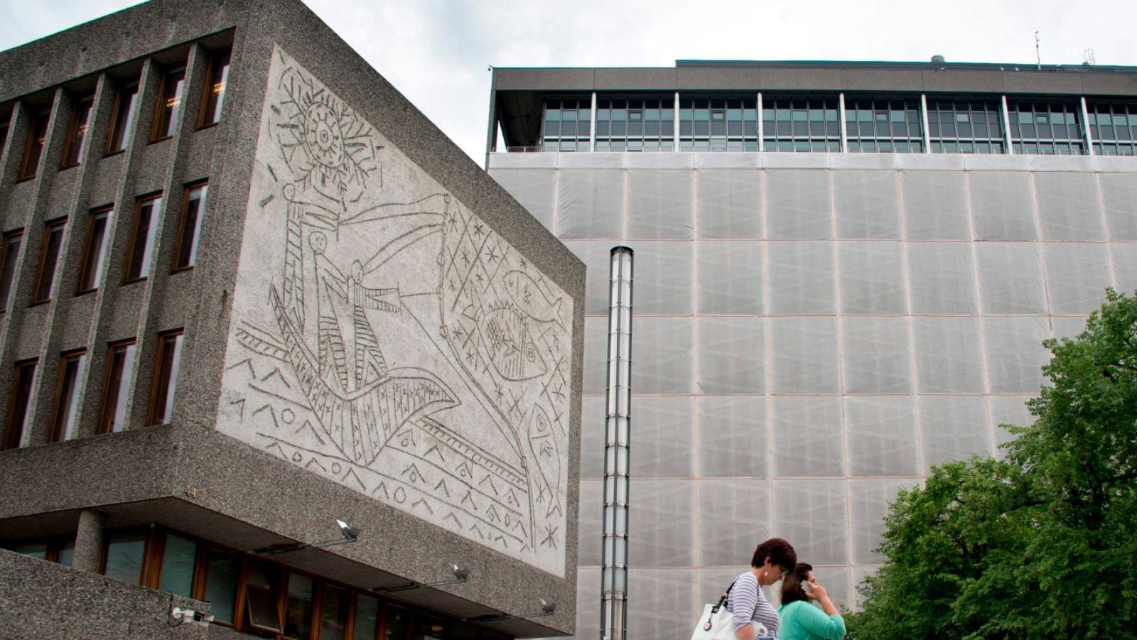 Dos murales de Picasso en Noruega se guardarán en un almacén durante cinco años por unas obras