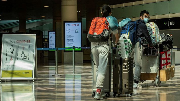 Telediario 1 - Las vacaciones, marcadas por el coronavirus y las medidas de prevención