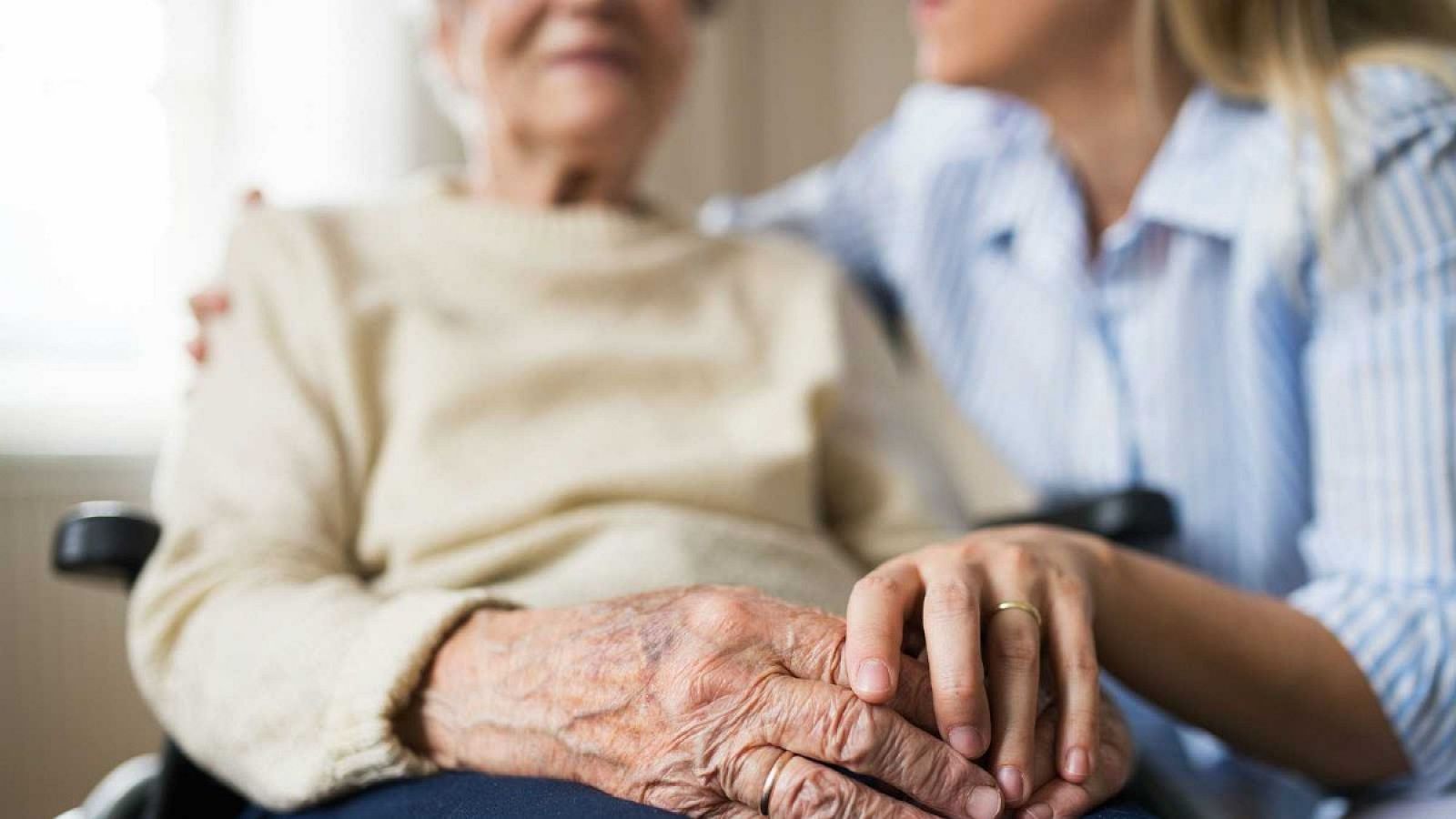 Aumentan los brotes de coronavirus en las residencias de ancianos