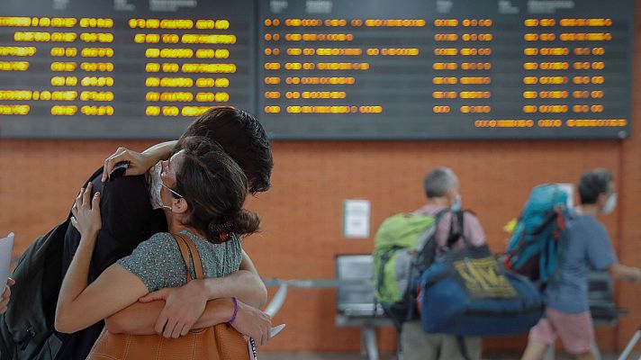 Telediario 1 - El mes de agosto de 2020, el último de los agostos atípicos que han vivido los españoles