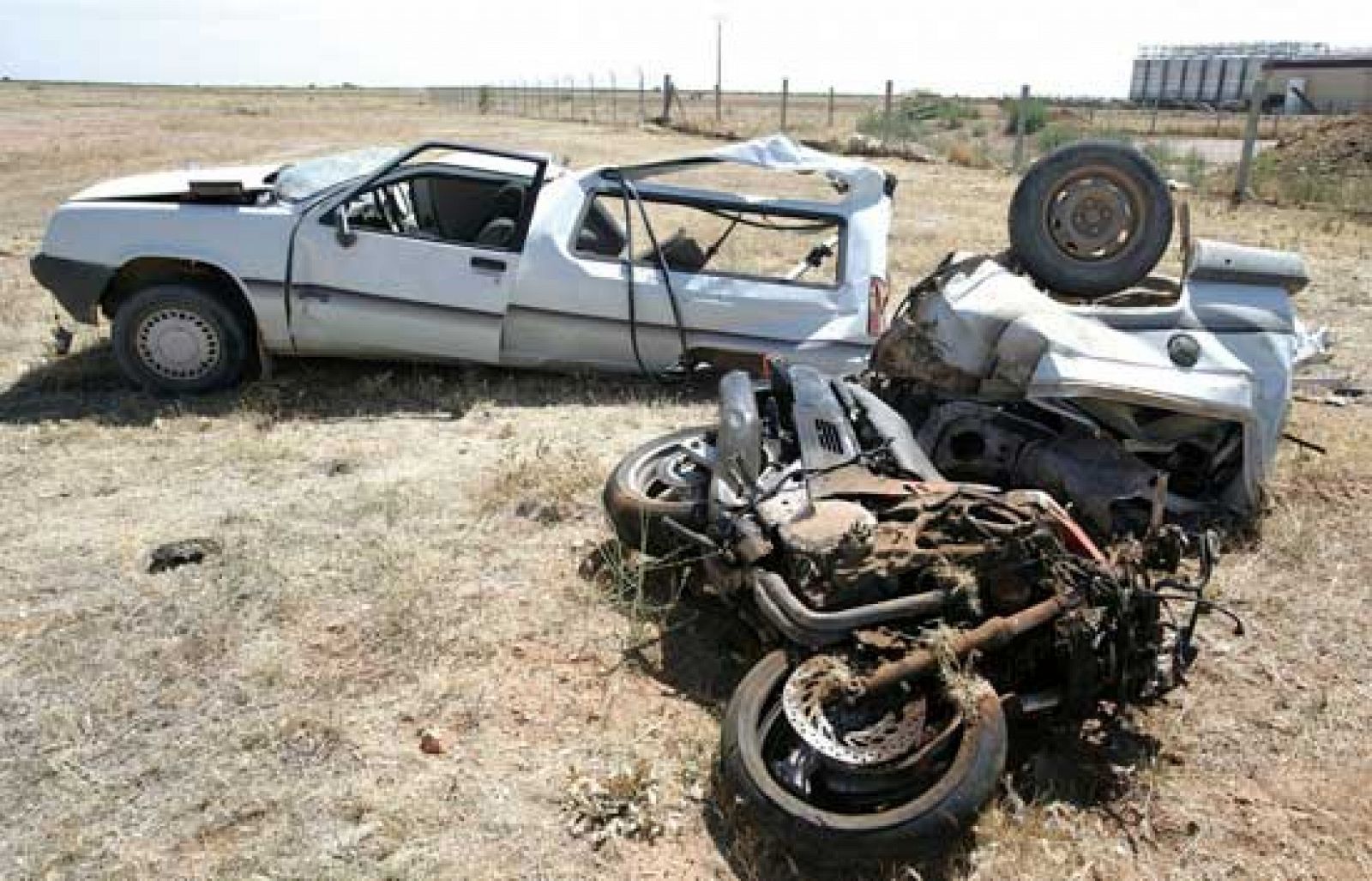 Tres personas mueren en un choque entre una moto y una furgoneta en Villarrobledo, Albacete