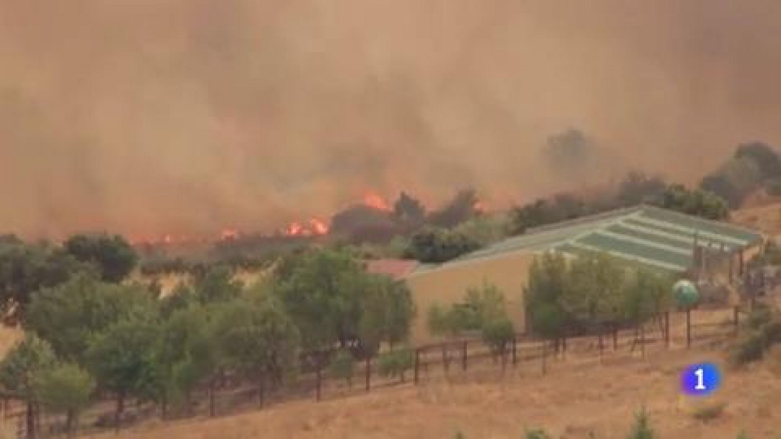 Esperan controlar el incendio de Robledo de Chavela "en horas"