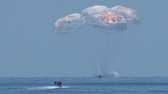 Telediario 1 - La nave Dragon Endeavour regresa a la Tierra desde la Estación Espacial Internacional