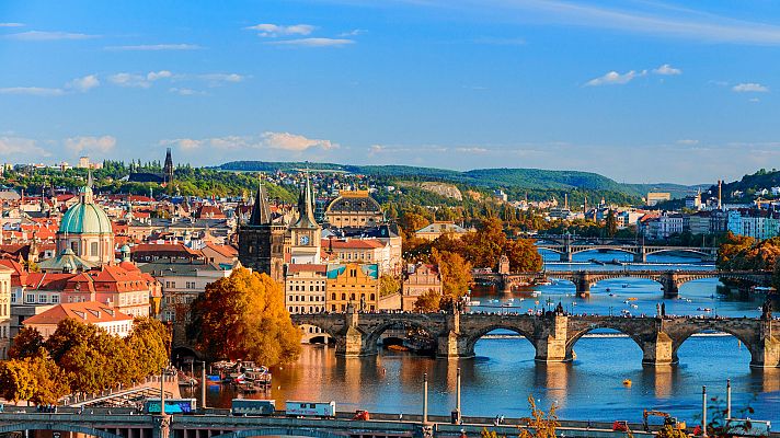 Paraísos cercanos - Un espejo de Europa