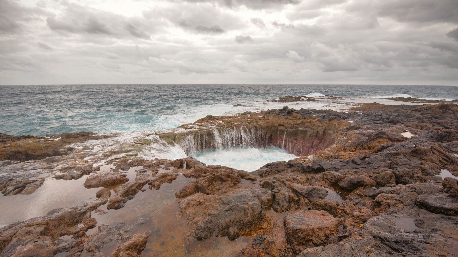 Intervalos de viento fuerte en el Ampurdán y Canarias - Ver ahora