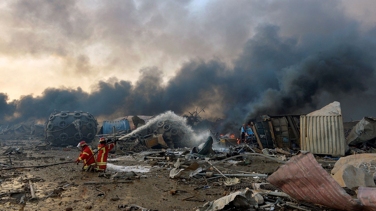 Aumenta hasta 100 la cifra de muertos en Beirut por la explosión de nitrato de amonio en el puerto