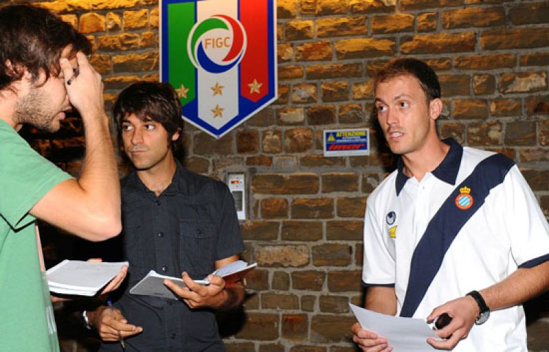 Dani Jarque ha muerto en Italia de un ataque al corazón durante la concentración del Espanyol.