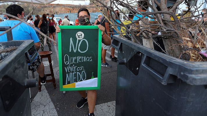 Telediario 1 - Vecinos de Tunte, en Gran Canaria, levantan barricadas contra la llegada de migrantes en cuarentena