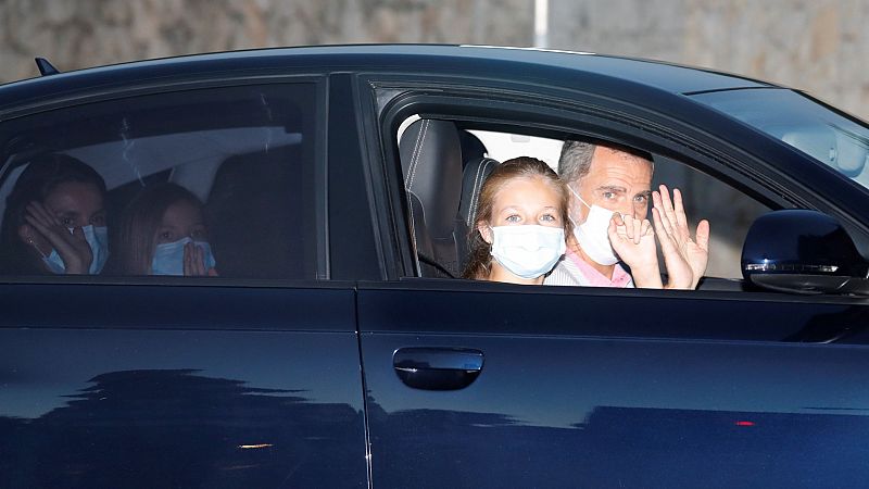 Un verano raro de la Familia Real en Marivent tras la salida de España de Juan Carlos