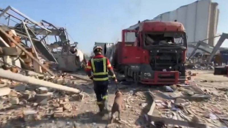 Un equipo de bomberos españoles viaja a Beirut para buscar supervivientes