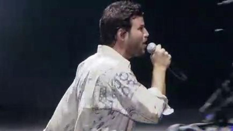 Polémica en las redes por un concierto de Taburete sin mascarillas ni distancia ni seguridad | Ver