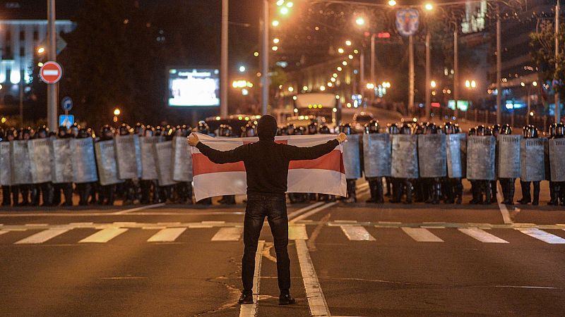 Miles de manifestantes acusan a Alexandr Lukashenko de fraude electoral