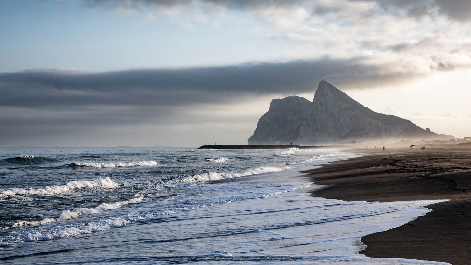 Intervalos nubosos en el área del Estrecho y Melilla - Ver ahora