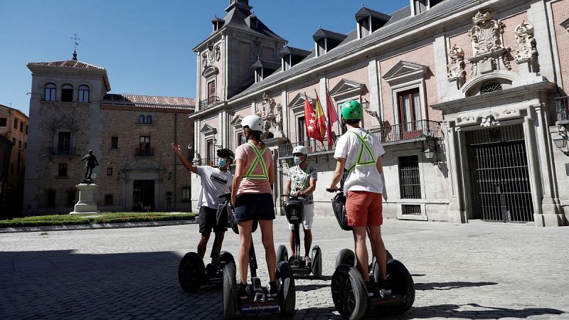 Ciudades vacías y sin turistas: los rebrotes de COVID-19 amenazan al sector en agosto