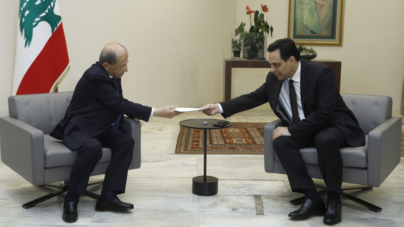 La dimisión del Gobierno agrava la crisis en Líbano