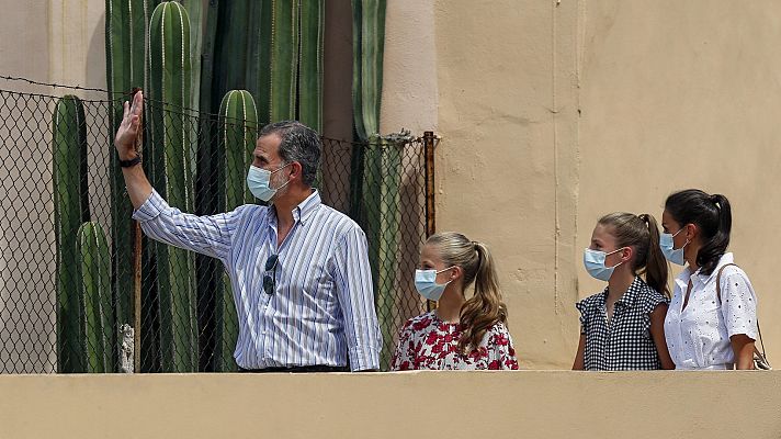Telediario 1 - Los reyes no responden a la pregunta sobre el paradero de Juan Carlos I
