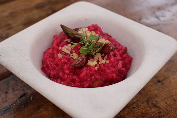 Risotto de remolacha con queso galmesano