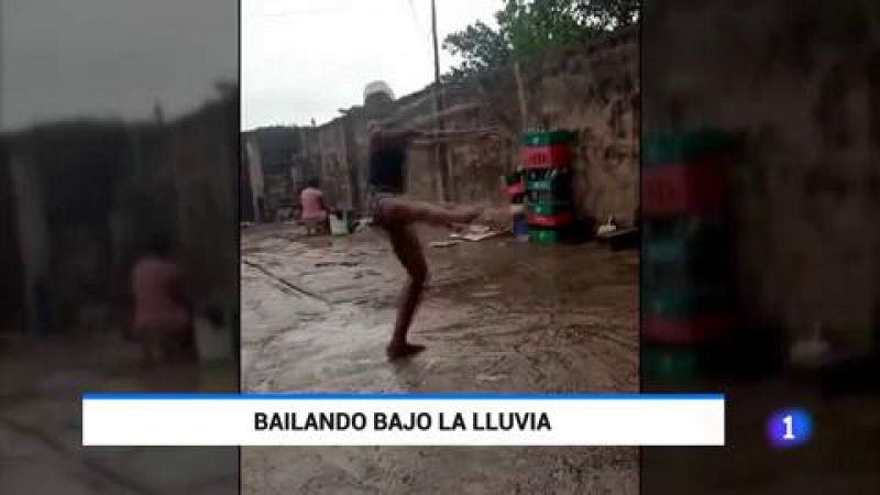El niño de Nigeria que se hizo viral bailando bajo la lluvia estudiará ballet en Nueva York