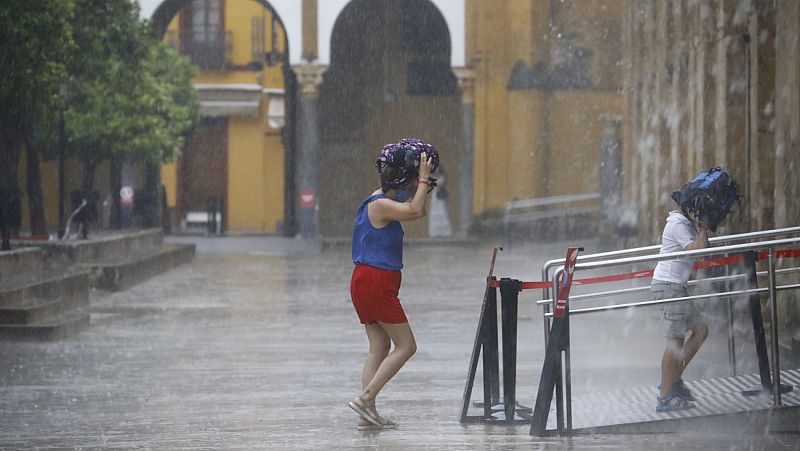 Cielo despejado con algunas tormentas en el Cantábrico, Navarra, Pirineo occidental y nordeste de Cataluña