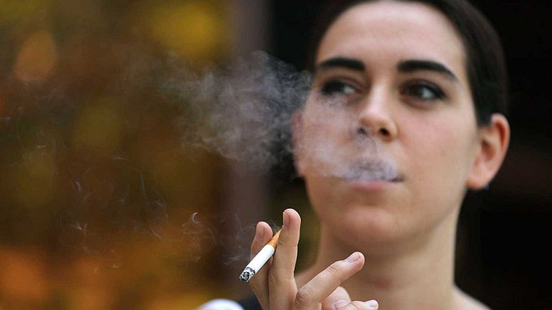 Carlos Jiménez, presidente de la SEPAR: "El humo del tabaco incrementa mucho la carga viral que expulsamos al aire"