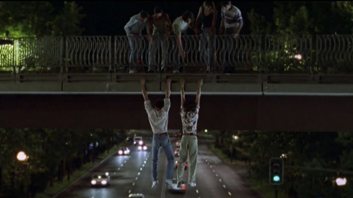 Telediario 1 - 25 años de 'Historias del Kronen', un símbolo de la Generación X