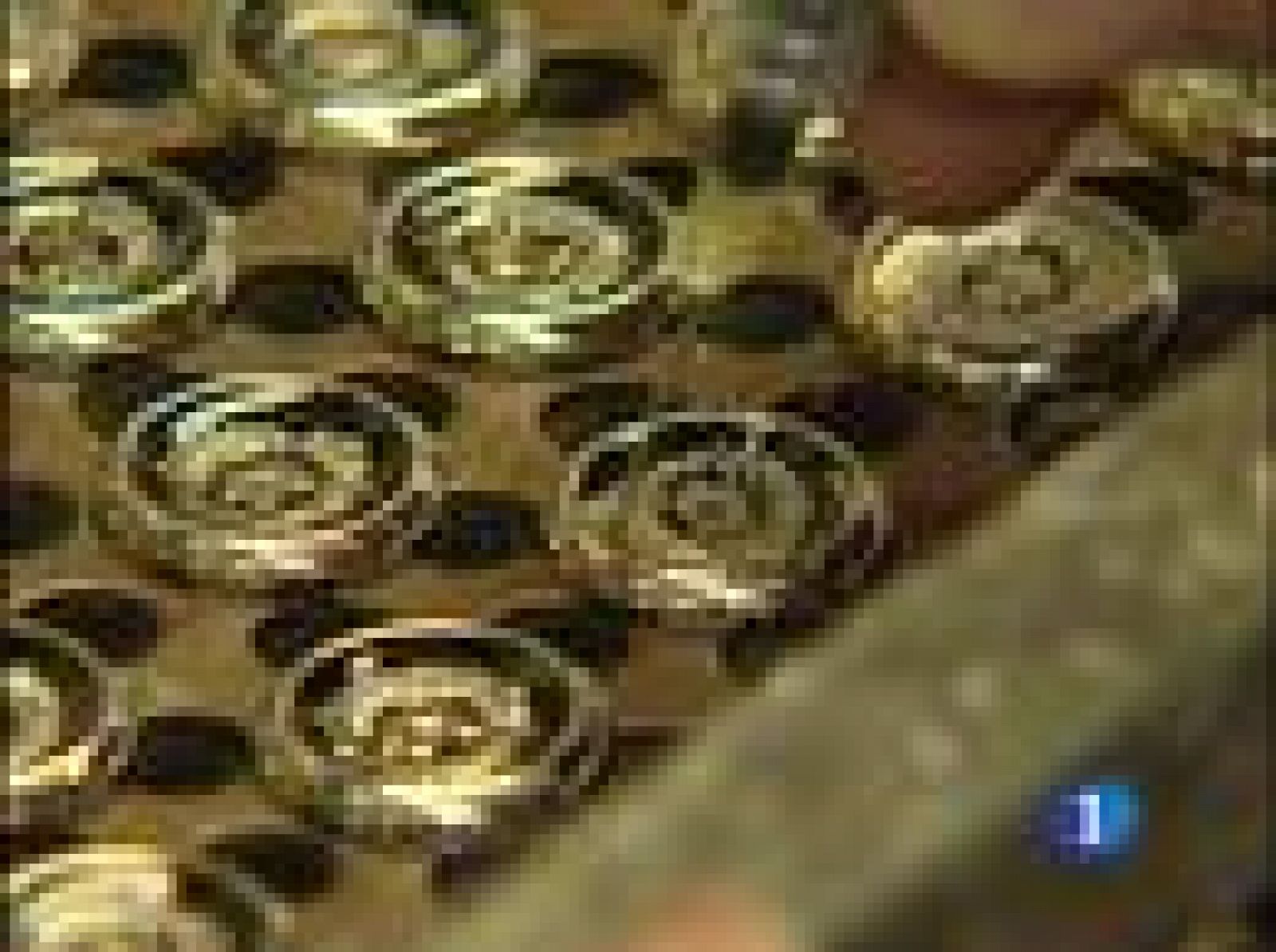 La crisis no ha afectado a la alta costura,al menos, a la hora de comprar botones para sus diseños | Ver