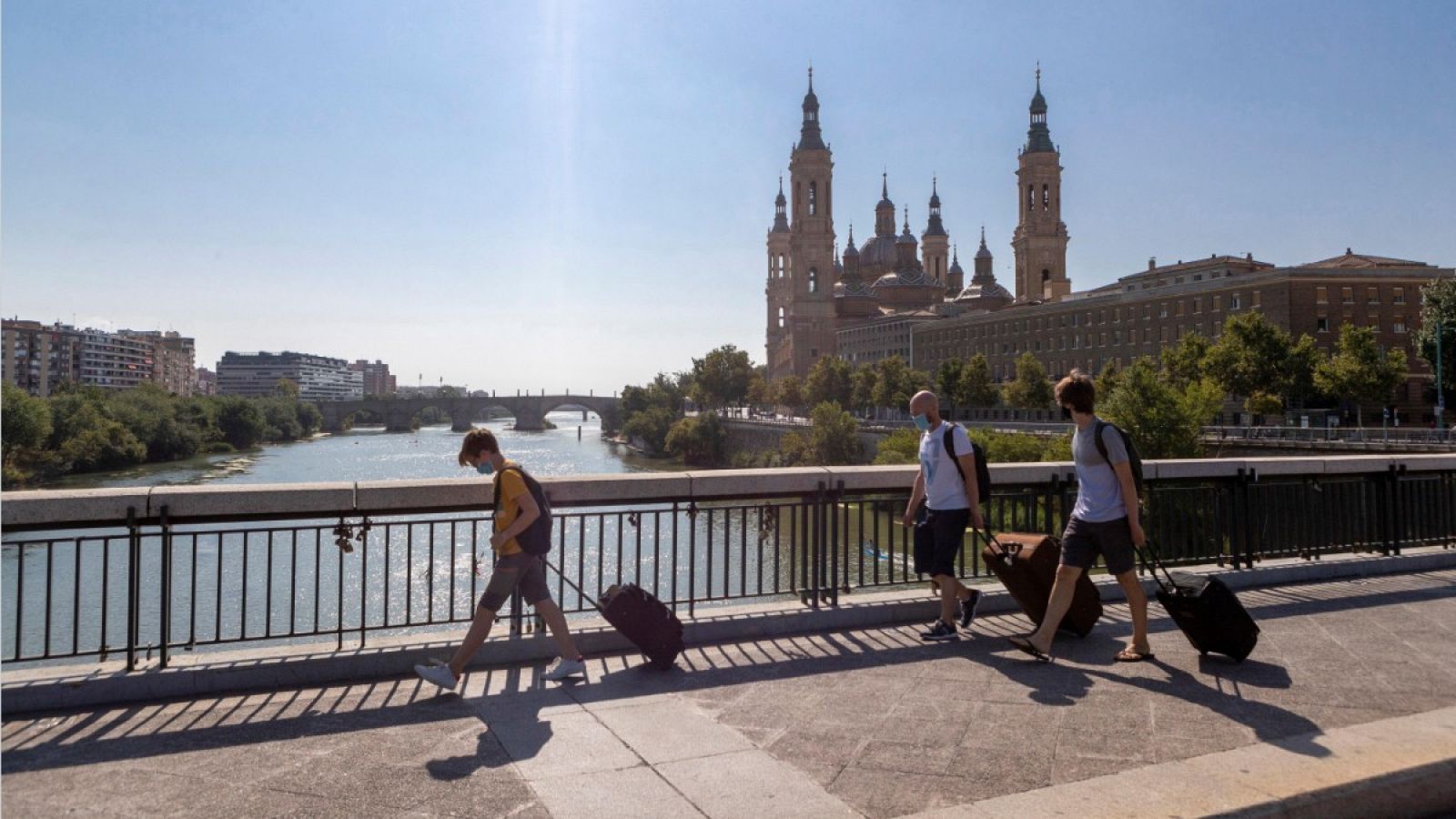 Coronavirus | La segunda operación salida del verano se resiente ante los brotes