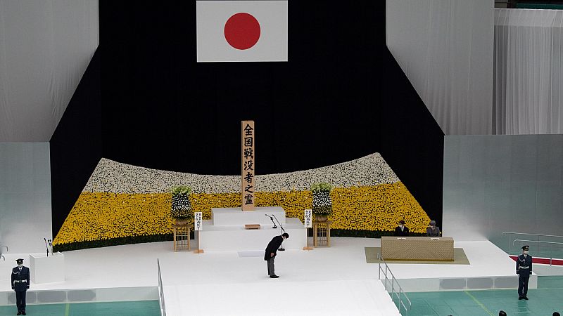 El emperador Naruhito preside el homenaje a las víctimas de la II Guerra Mundial cuando se cumplen 75 años de la rendición de Japón