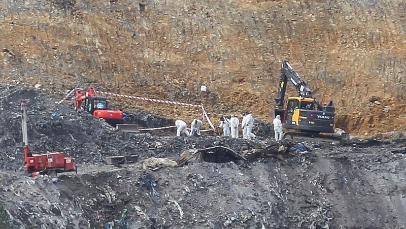 Se reanuda la búsqueda de los trabajadores sepultados en el vertedero de Zaldibar tras la localización de restos oséos