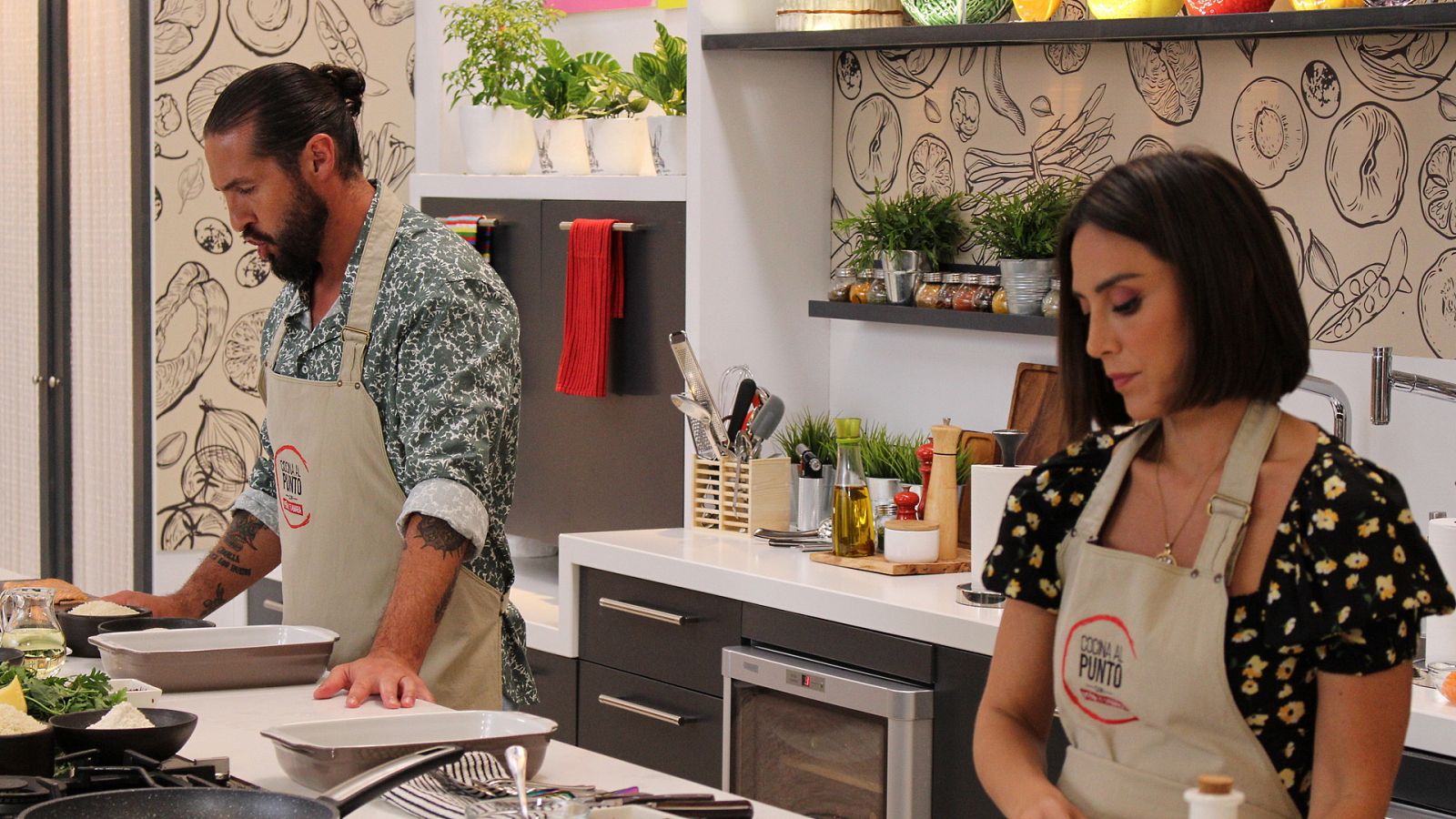 Cocina al punto con Peña y Tamara - El pollo Pita Pinta - RTVE.es