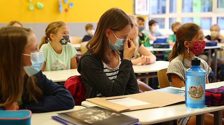 Mascarillas, más profesores y clases online: así será la vuelta al colegio en otros países de Europa