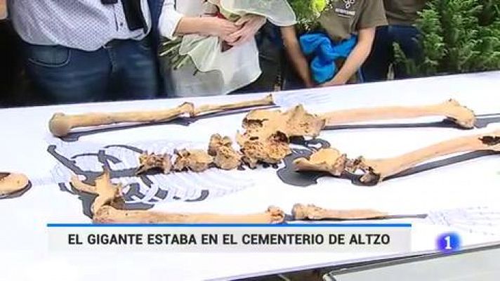 Telediario 1 - Localizados los restos del gigante de Altzo en su localidad