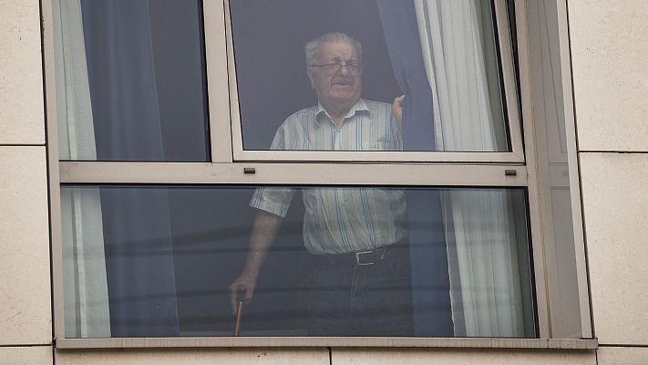 Telediario 1 - Especialistas advierten de las consecuencias negativas del aislamiento extremo en las residencias