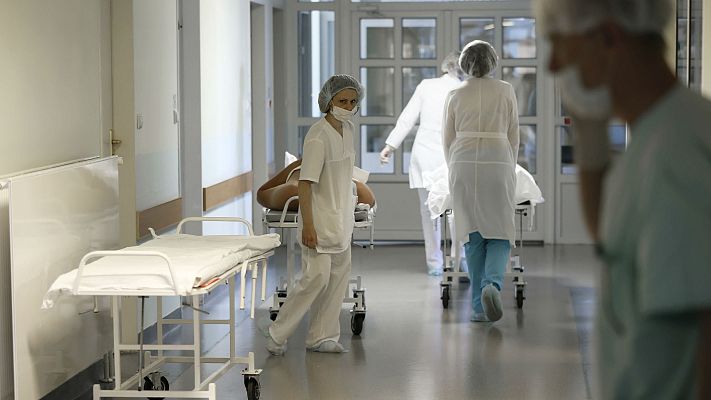 Telediario 1 - Ýa hay más de 1.100 brotes activos, con una alta transmisión