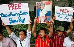 La líder del movimiento demócrata birmano Aung San Suu Kyi declarada culpable